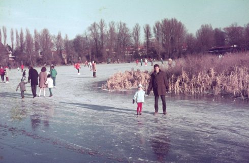דני ושרון על התעלה שקפאה