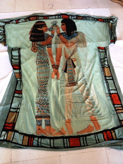 כפתן מקולקציית נפרטיטי