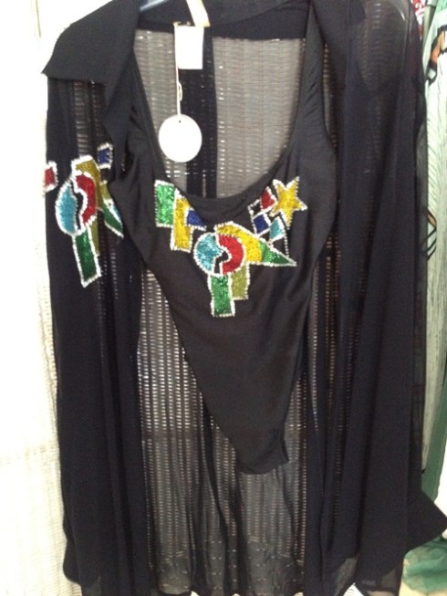 אחד הדגמים שלא נכנסו לתערוכה: נרקם בעבודת יד אצל הרוקם של ורסאצ'ה