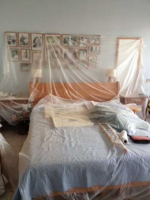 חדר השינה בזמן השיפוץ