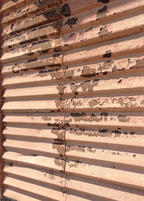 הגדר החלודה שומרת את הסוד