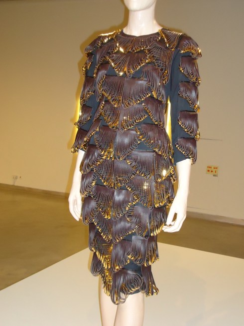 חומרים מסונתזים ומפתיעים בחדשנותם.