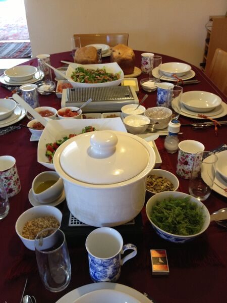 שאמשיך לארח ולהתארח ושתמיד יהיה השולחן מלא כל טוב